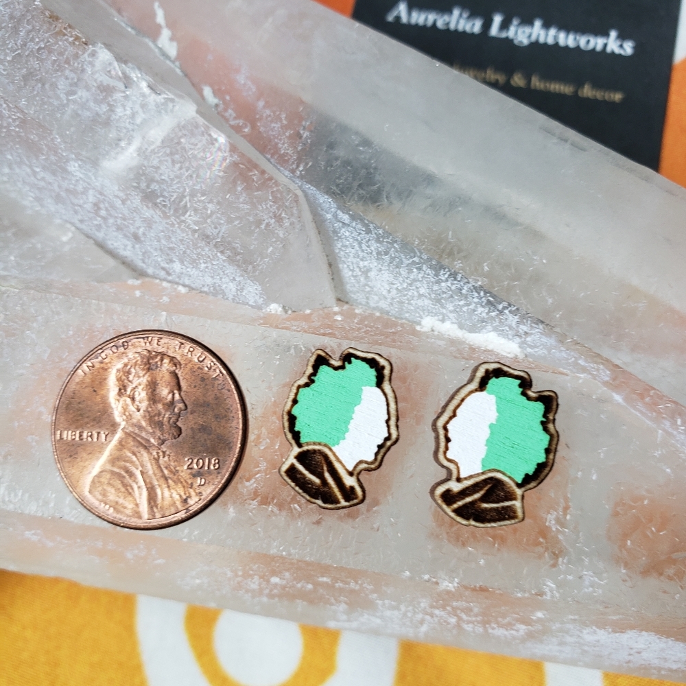 ๐ค๐ค๐ Beetlejuice-inspired wood silhouette earrings - Picture 2 of 4
